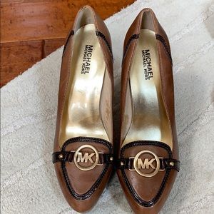 Michael Kors platform pumps LIKE NEW